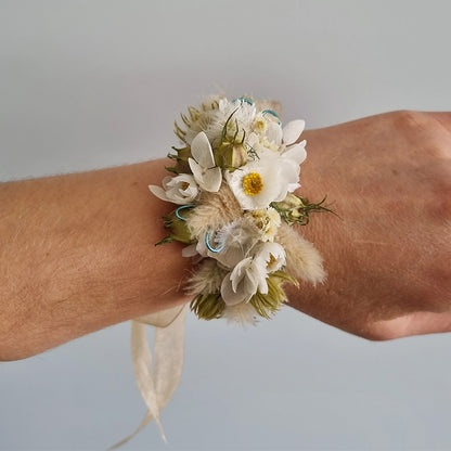 Dried Flower Wrist Corsage with ribbon - white/neutral